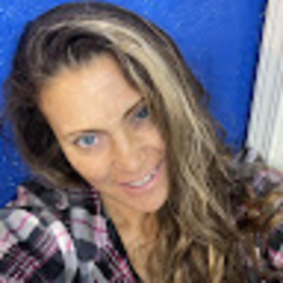 Meet your Posher, Carrie - Picture 1 of 1